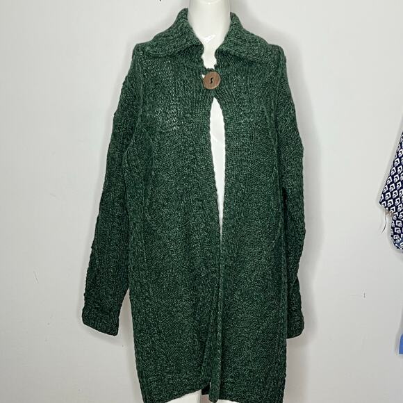 Carraigdonn Sweaters - Carraig donn | 100% Pure New Wool One Button Cardigan | M